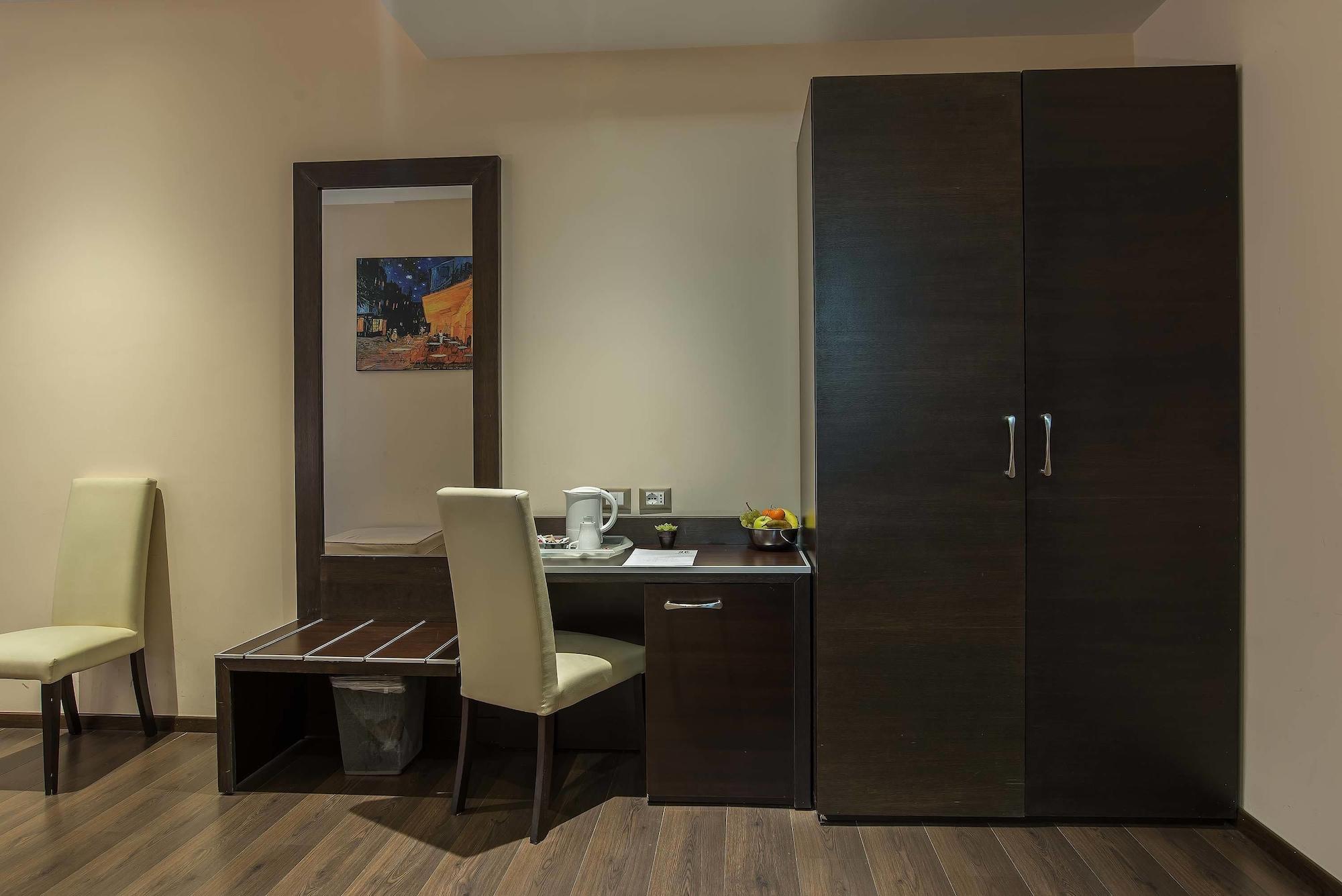 Catone District Hotel 3*